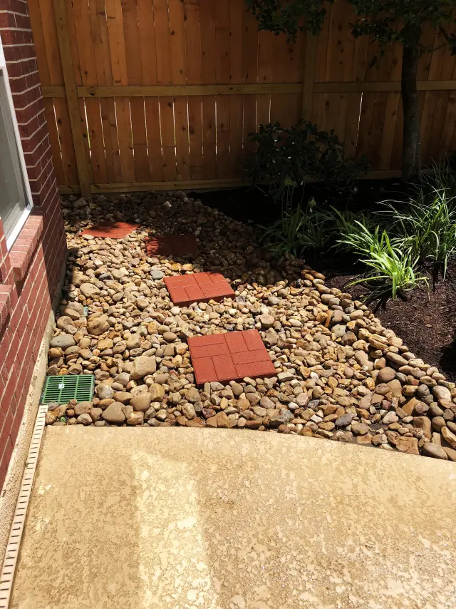 River-rock drainage bed